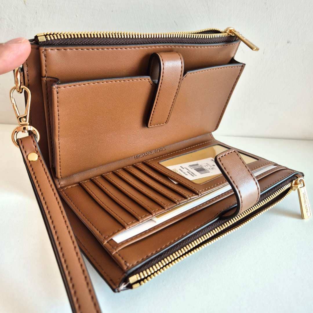 Adele cartera plegable en doble cremallera café monograma